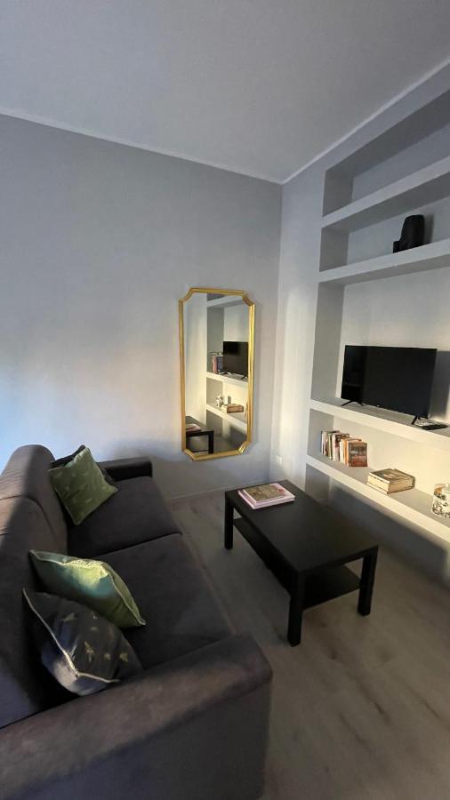 Stilish Apartment Few Steps From The Underground Милано Екстериор снимка